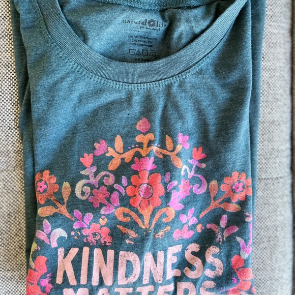 Kindness matters T shirt womens small - Picture 4 of 4